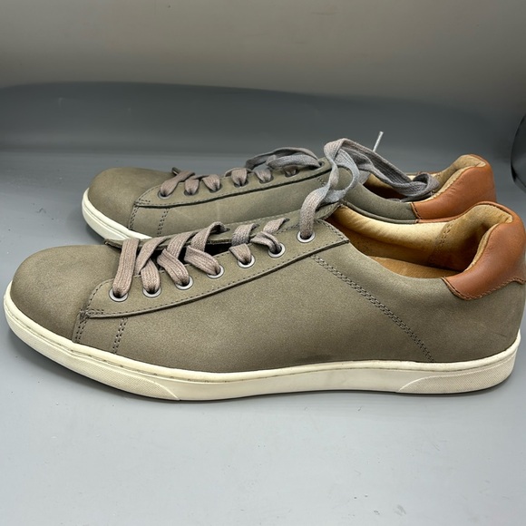 Vionic Baldwin‎ Nubuck - Picture 1 of 4